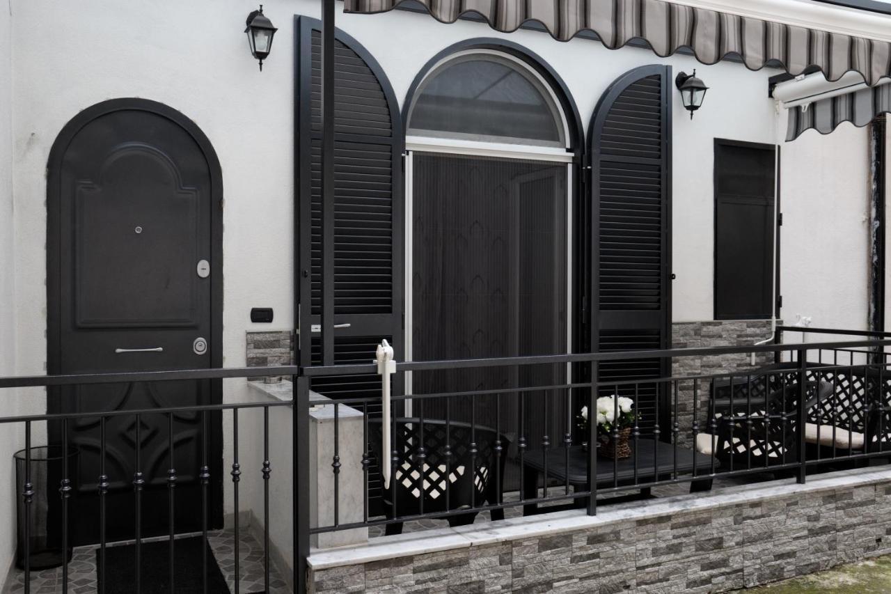 Casa Vacanze Sannazzaro 70 Neapel Exterior foto
