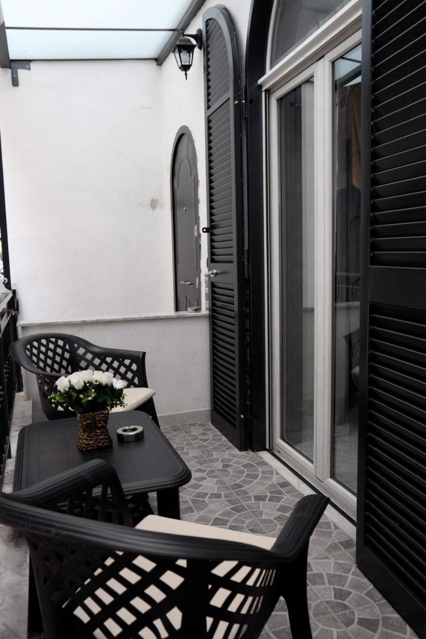 Casa Vacanze Sannazzaro 70 Neapel Exterior foto